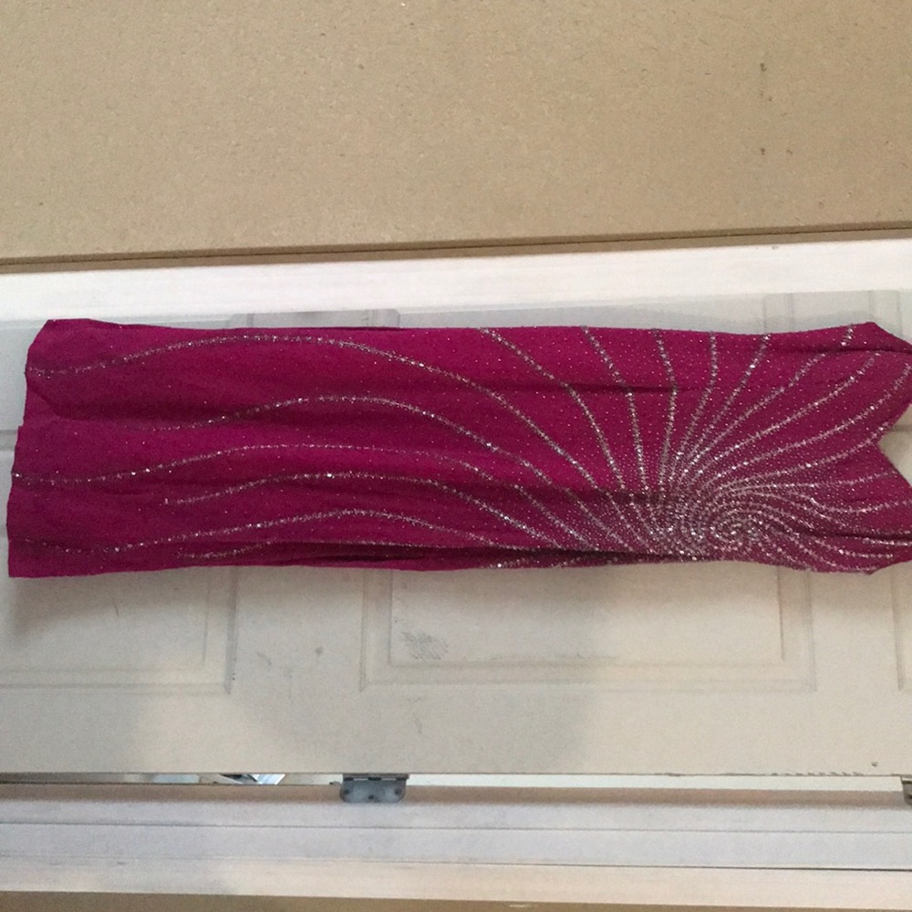 FORMAL DRESS - Picture 3 of 8